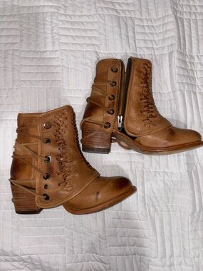 Freebird by Steven Cognac Lace-Up Leather Ankle Boots CEDRICK